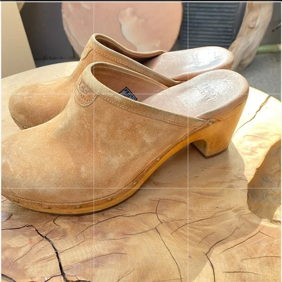 uggs suede clogs